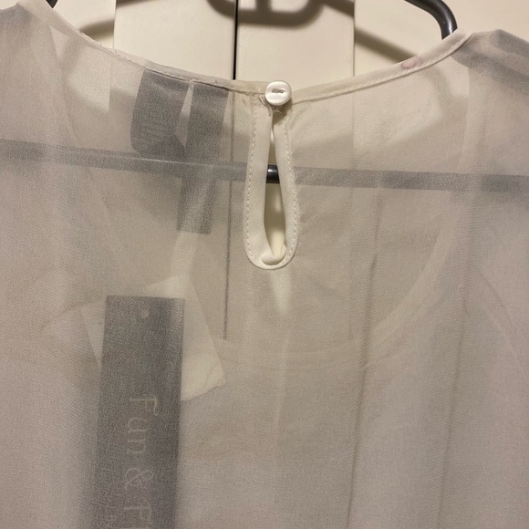 White flowy dress with two slits - Picture 5 of 10